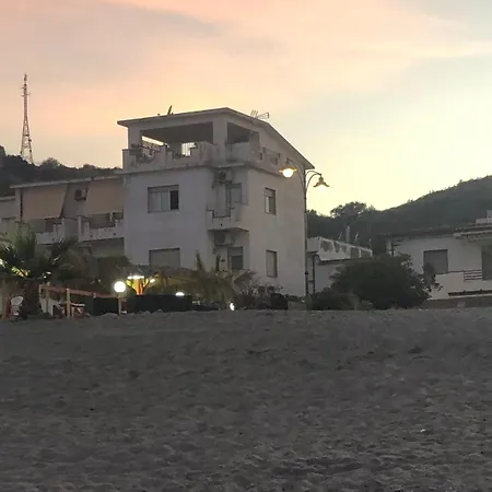 Apartment By The Sea